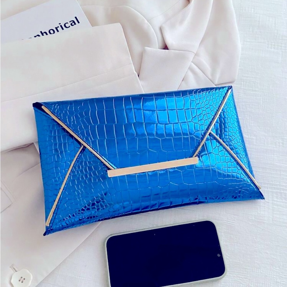 Blue crocodile skin fashionable clutch bag from SHEIN